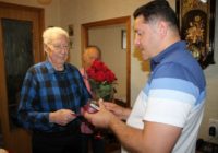 Александр Курбатов поздравил ветерана с юбилеем